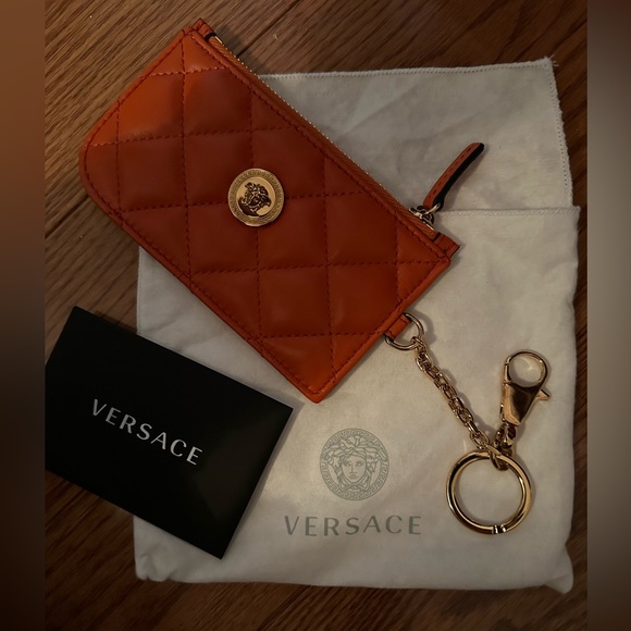 Versace Medusa Quilted orange leather zipper card case wallet NEW (AUTHE… - Picture 8 of 16